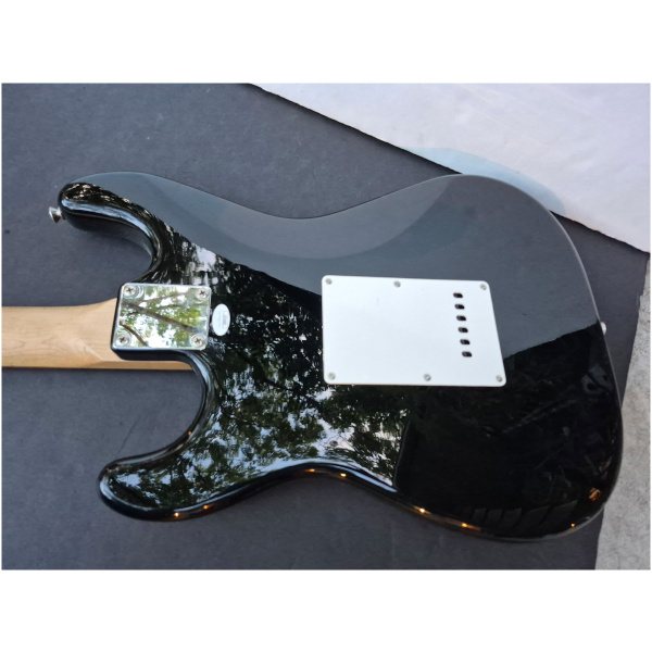Rogers Waters of Pink Floyd Signed Guitar - Image 4